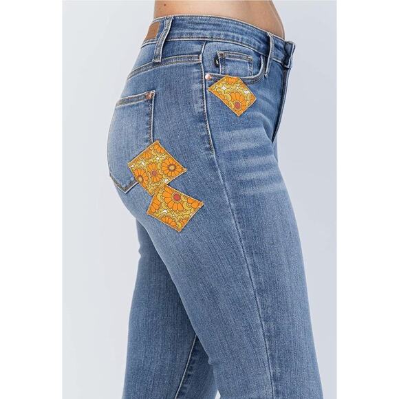 Judy Blue Mid Rise Skinny Jeans Boho Patch 70s Print Denim Stretch Fit Jeans - Picture 4 of 13